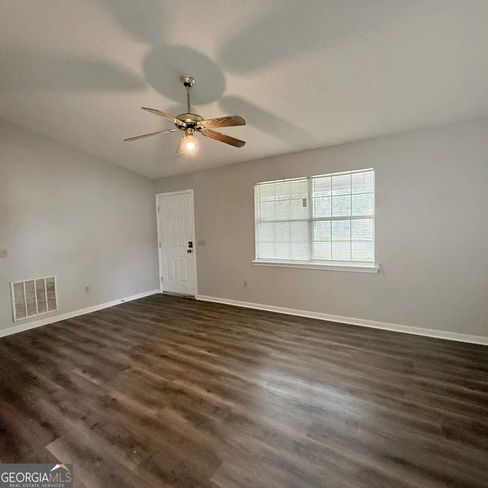 61 Kyle LN Hinesville, GA 31313