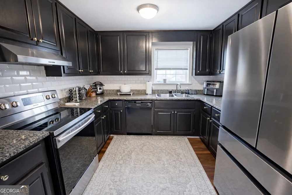 235 Cook ST Alto, GA 30510