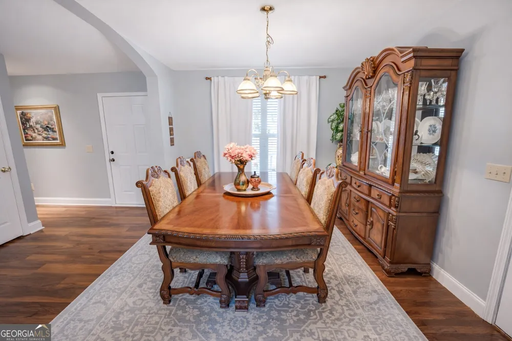 235 Cook ST Alto, GA 30510