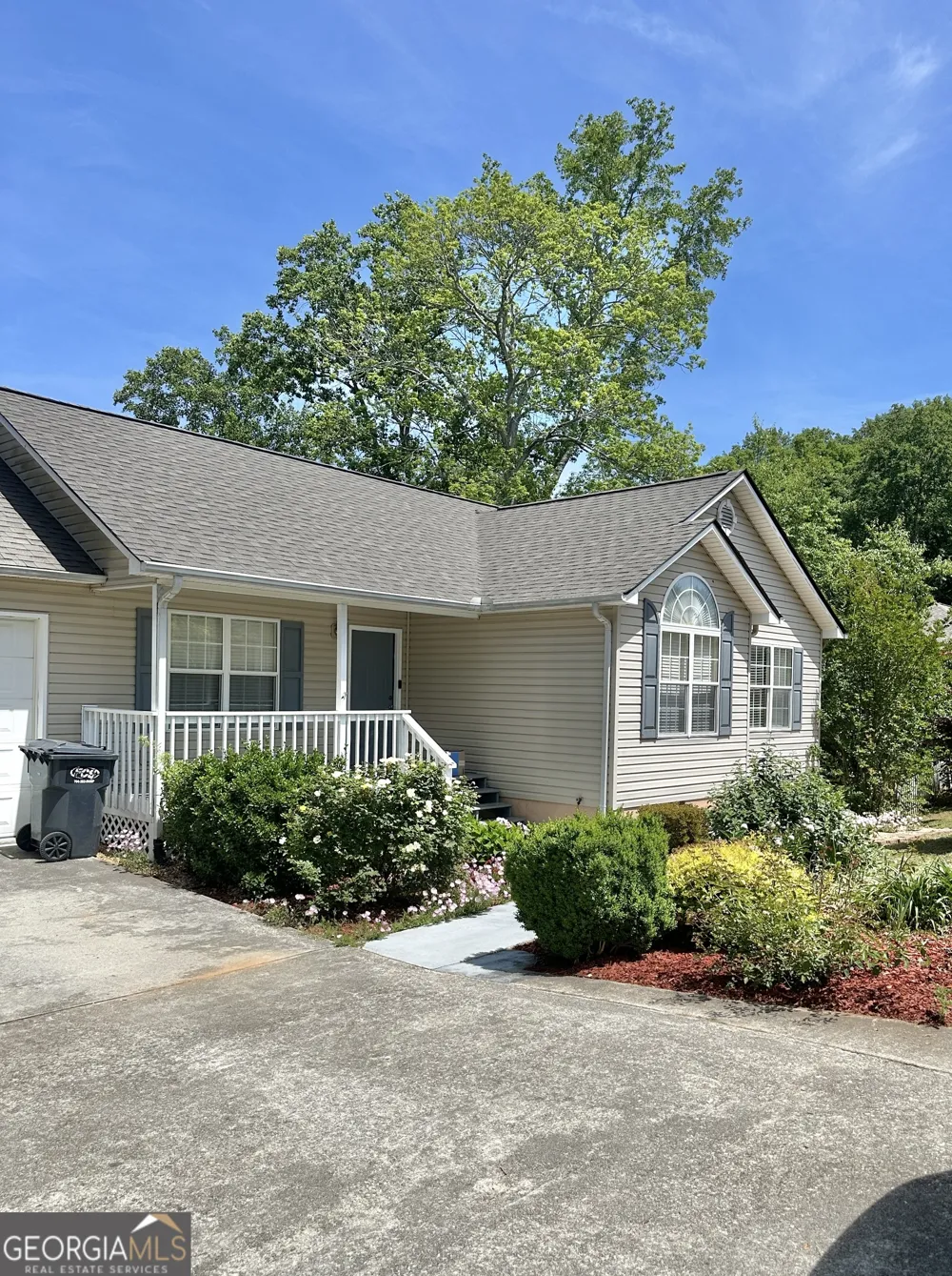 235 Cook ST Alto, GA 30510