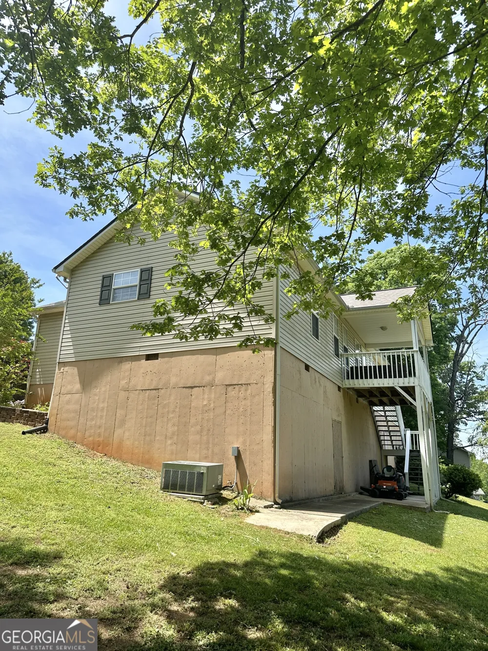 235 Cook ST Alto, GA 30510