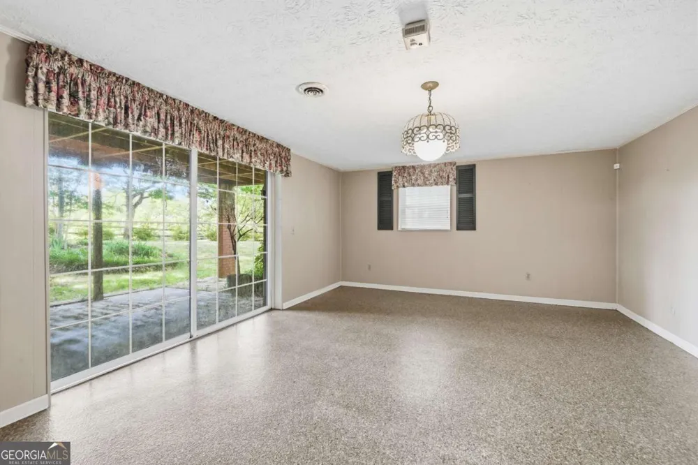 56 Claymont RD Mcintyre, GA 31054