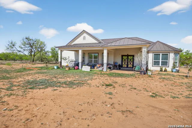 510 HIGH MDW Lytle, TX 78052