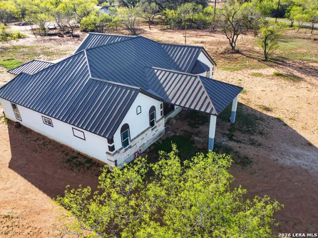 510 HIGH MDW Lytle, TX 78052