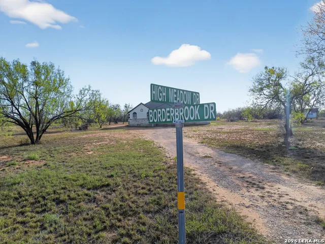 510 HIGH MDW Lytle, TX 78052