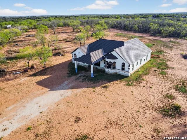510 HIGH MDW Lytle, TX 78052