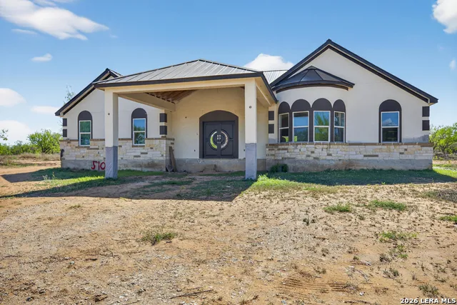 510 HIGH MDW Lytle, TX 78052