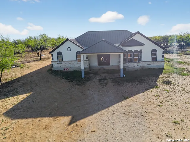 510 HIGH MDW Lytle, TX 78052