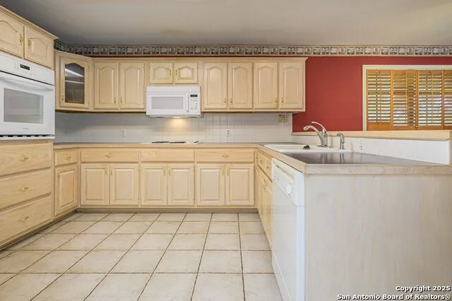 10416 7TH ST Pettus, TX 78146