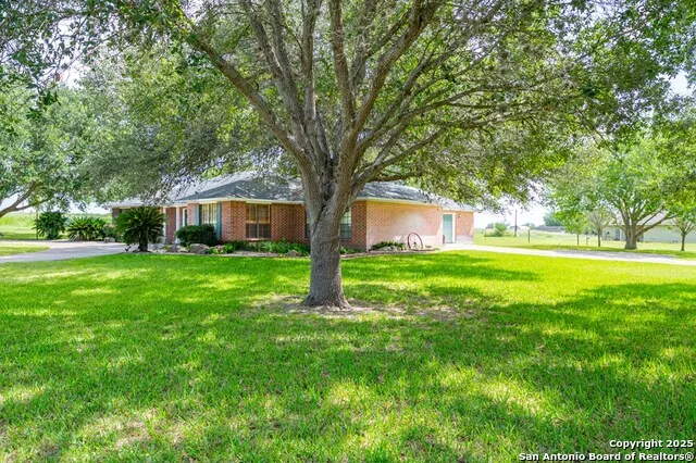 10416 7TH ST Pettus, TX 78146