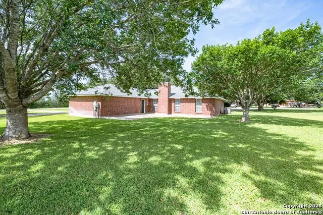 10416 7TH ST Pettus, TX 78146