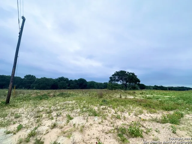 718 SUNRISE LN La Vernia, TX 78121