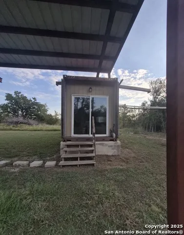 545 Spanish Oak Road Dale, TX 78616