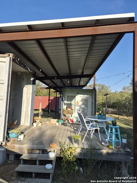 545 Spanish Oak Road Dale, TX 78616