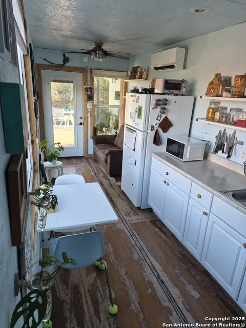 545 Spanish Oak Road Dale, TX 78616