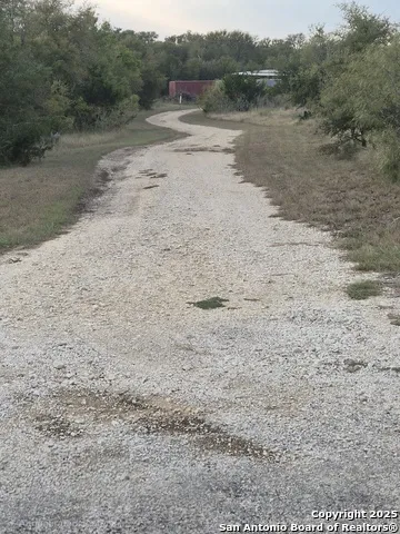 545 Spanish Oak Road Dale, TX 78616