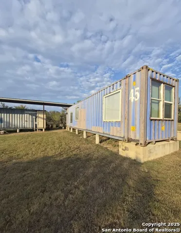 545 Spanish Oak Road Dale, TX 78616