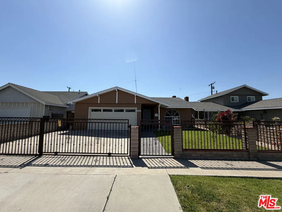 24823 Island Avenue Carson, CA 90745
