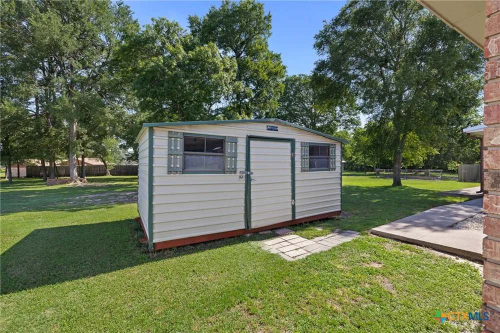 118 Deer Trail Bruceville Eddy, TX 76630