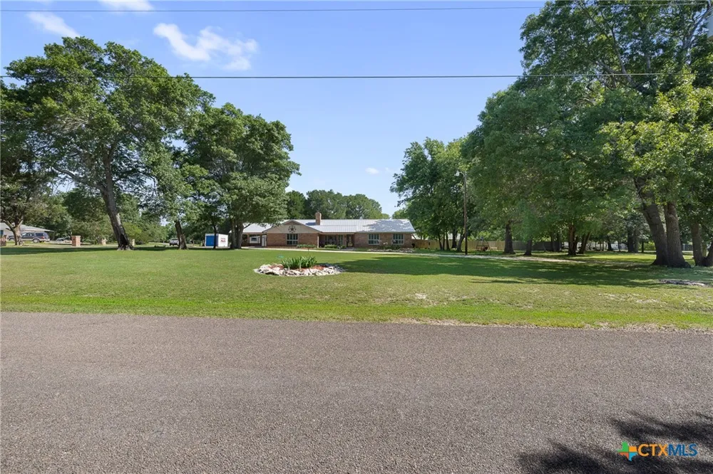 118 Deer Trail Bruceville Eddy, TX 76630