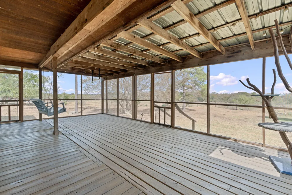 154 Caracara Lane Dale, TX 78616