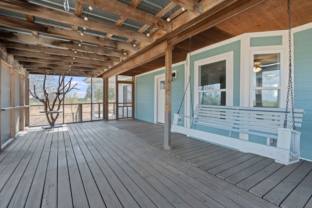 154 Caracara Lane Dale, TX 78616