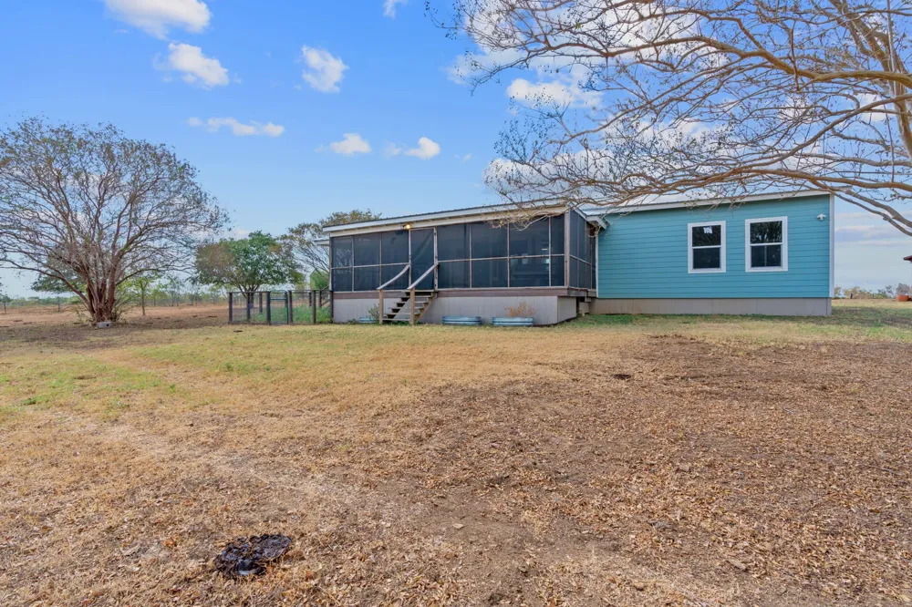 154 Caracara Lane Dale, TX 78616