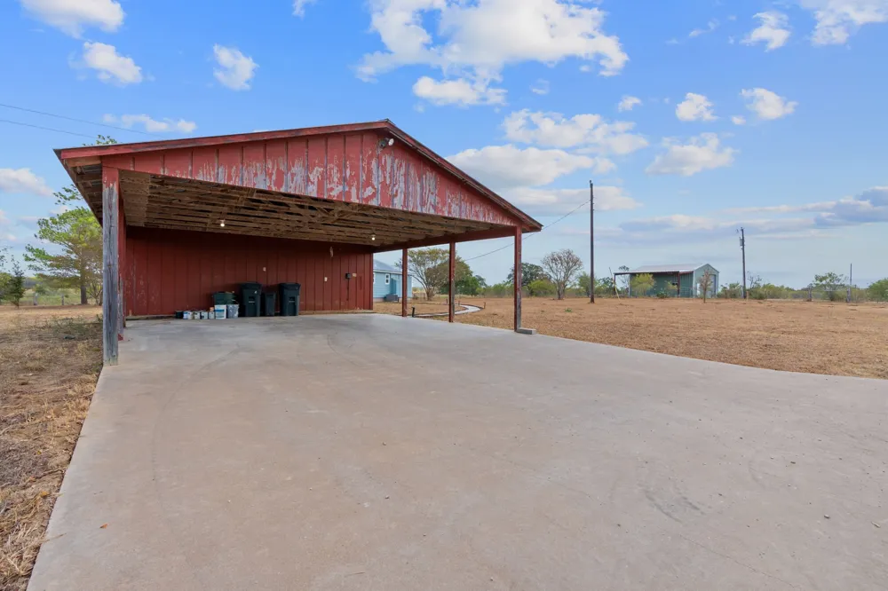 154 Caracara Lane Dale, TX 78616