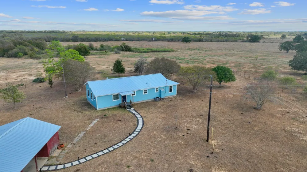 154 Caracara Lane Dale, TX 78616