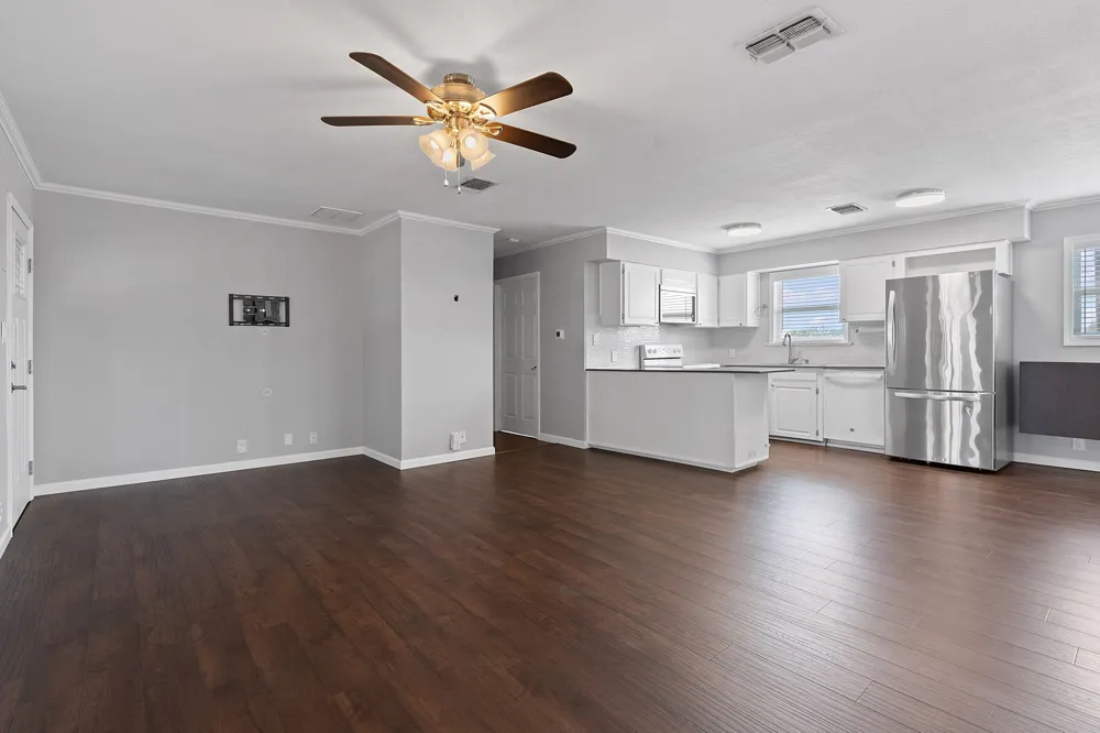 154 Caracara Lane Dale, TX 78616