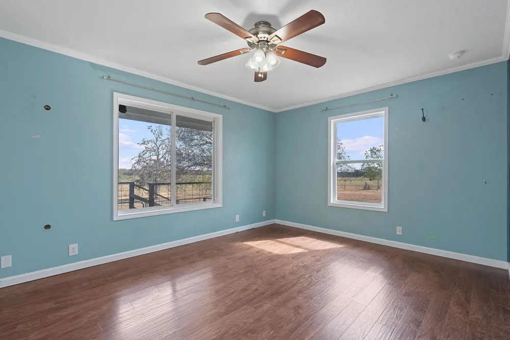 154 Caracara Lane Dale, TX 78616