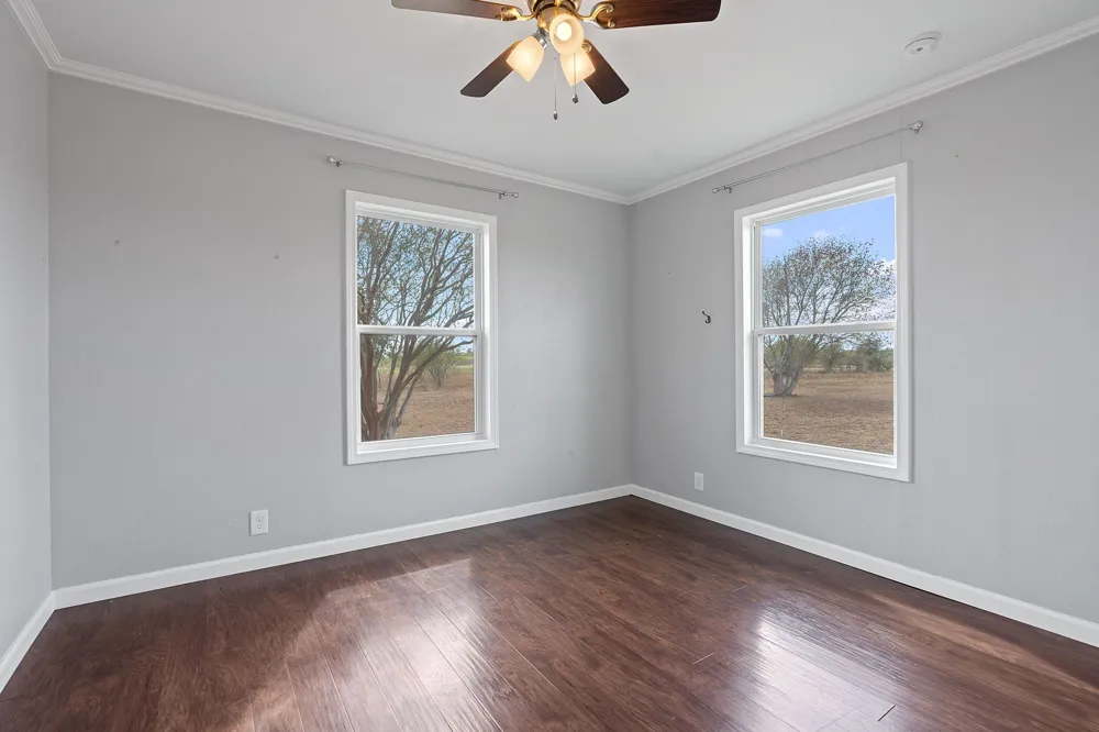 154 Caracara Lane Dale, TX 78616