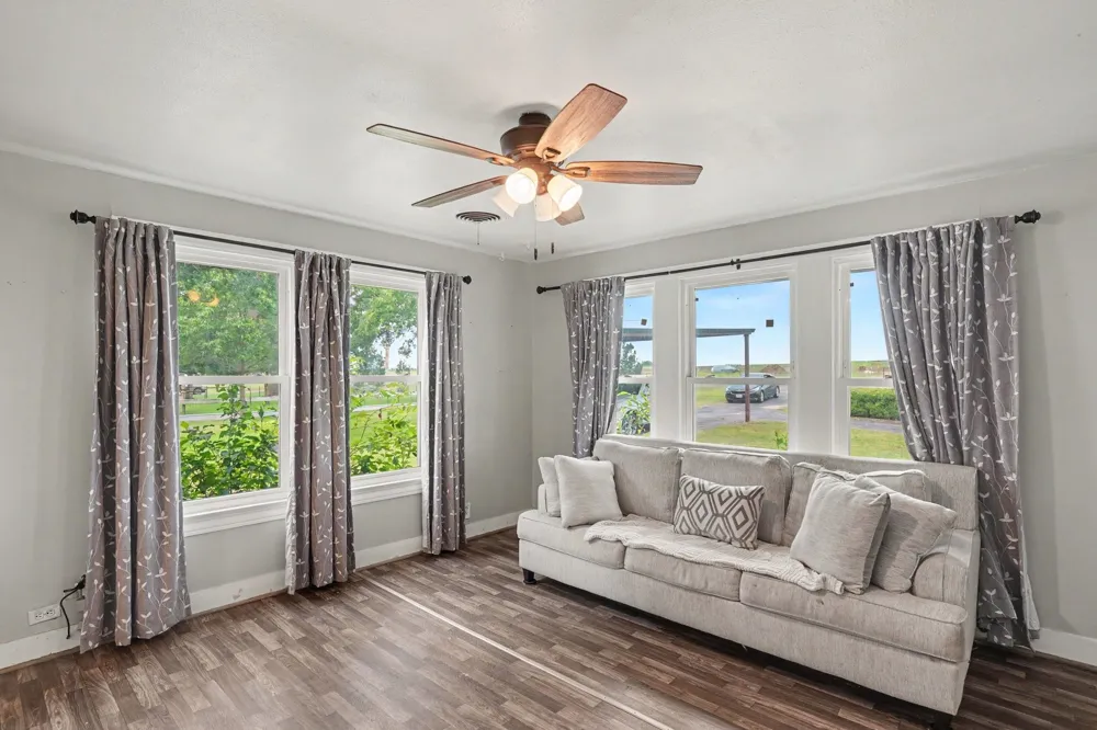 11015 State Highway 171 Covington, TX 76636