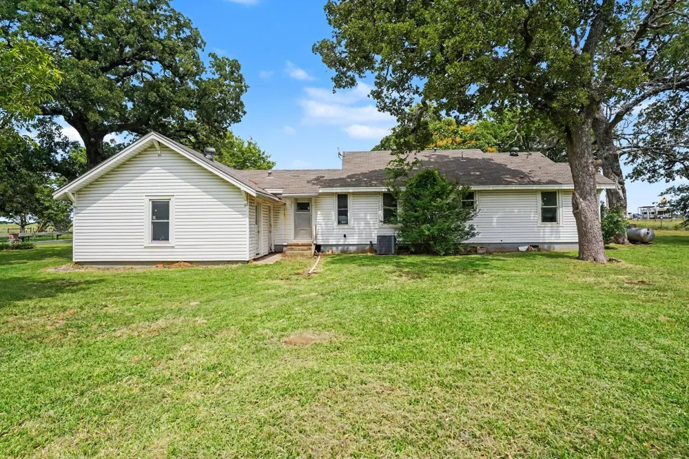 11015 State Highway 171 Covington, TX 76636