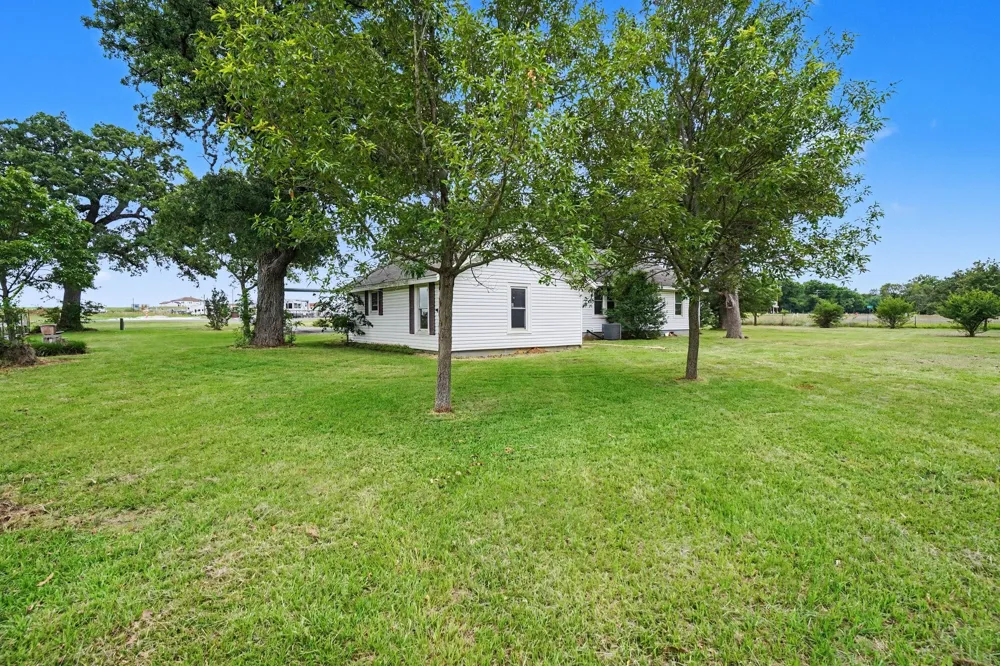 11015 State Highway 171 Covington, TX 76636