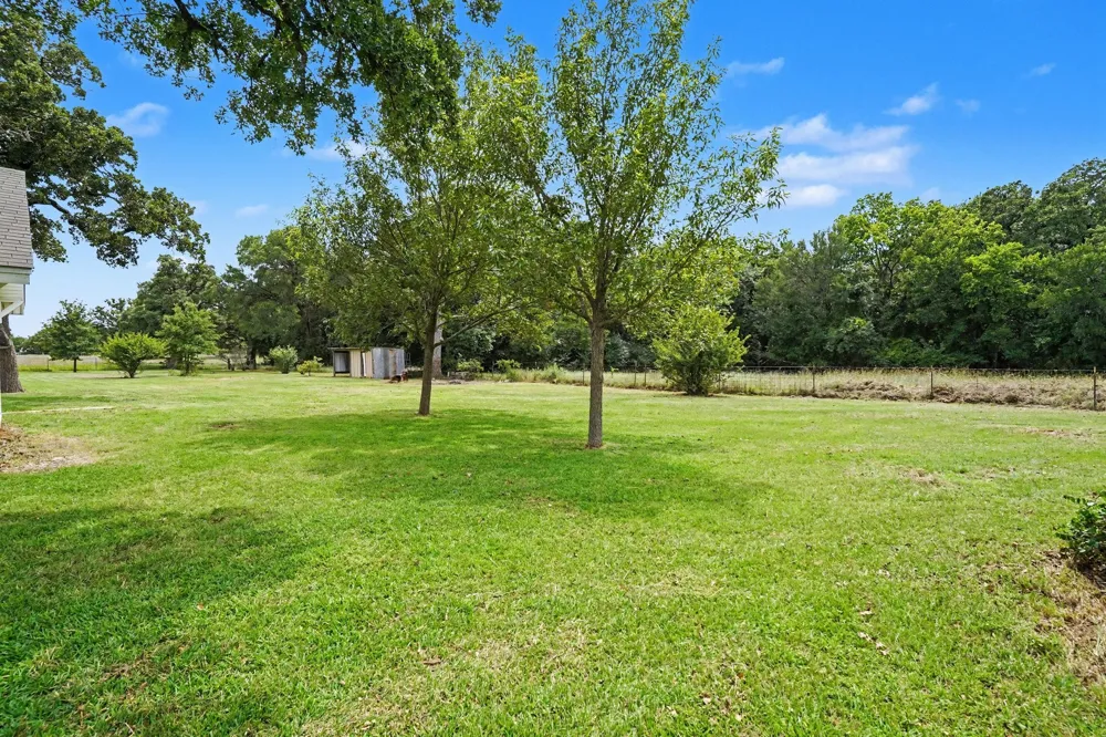 11015 State Highway 171 Covington, TX 76636