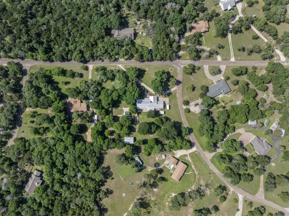 118 Deer Trail Bruceville, TX 76630