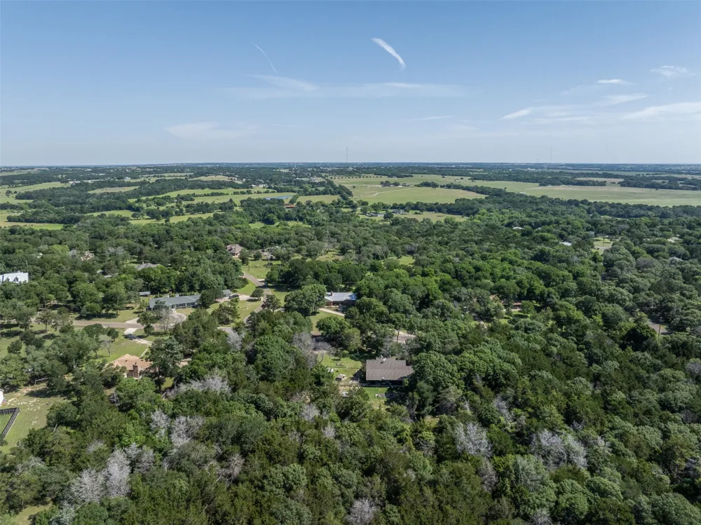 118 Deer Trail Bruceville, TX 76630