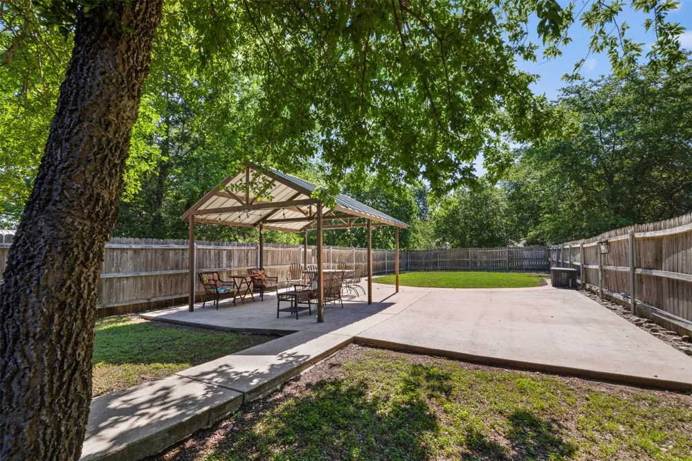 118 Deer Trail Bruceville, TX 76630