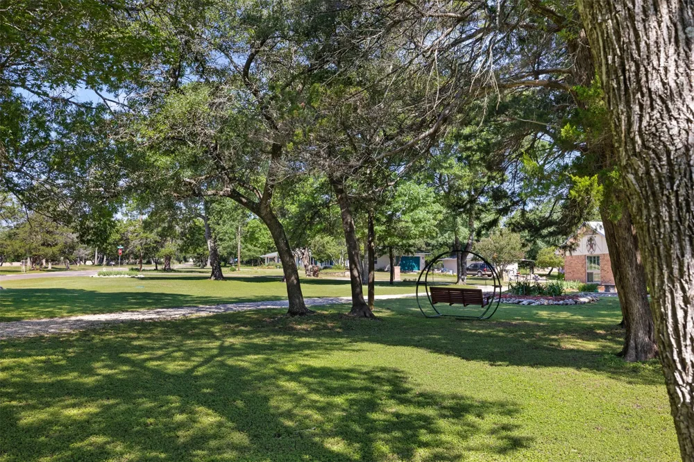 118 Deer Trail Bruceville, TX 76630