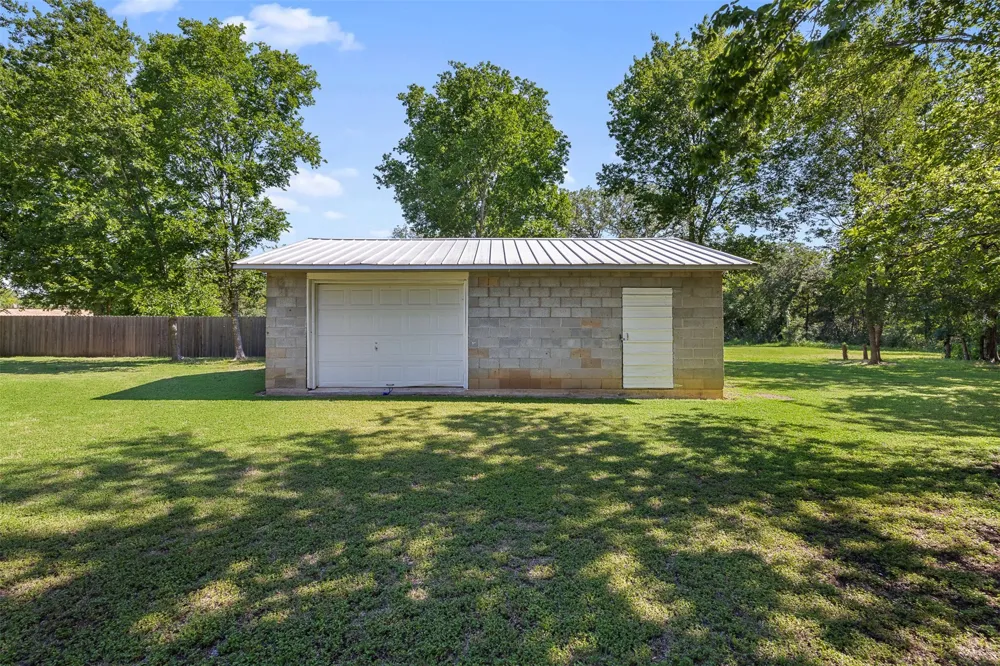 118 Deer Trail Bruceville, TX 76630