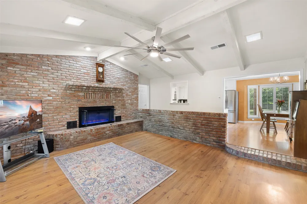 118 Deer Trail Bruceville, TX 76630