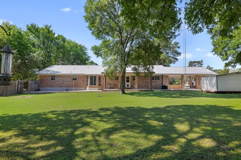 118 Deer Trail Bruceville, TX 76630