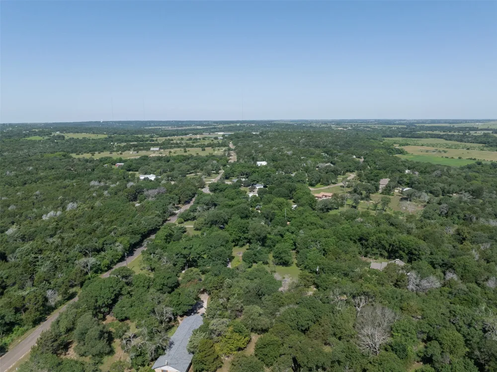 118 Deer Trail Bruceville, TX 76630