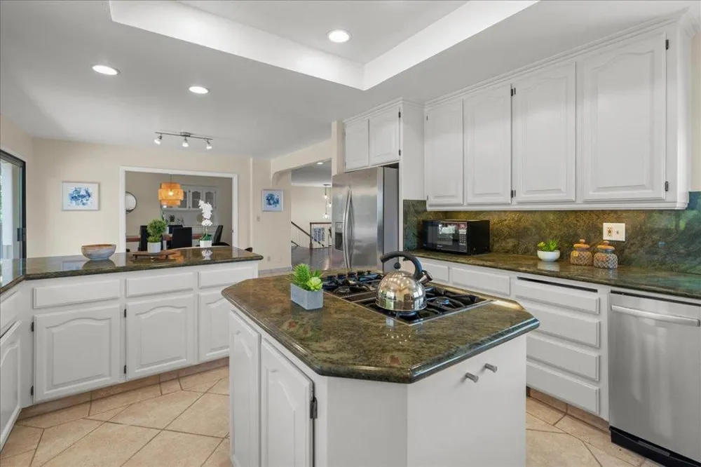 16580 Rustling Oak Court Morgan Hill, CA 95037