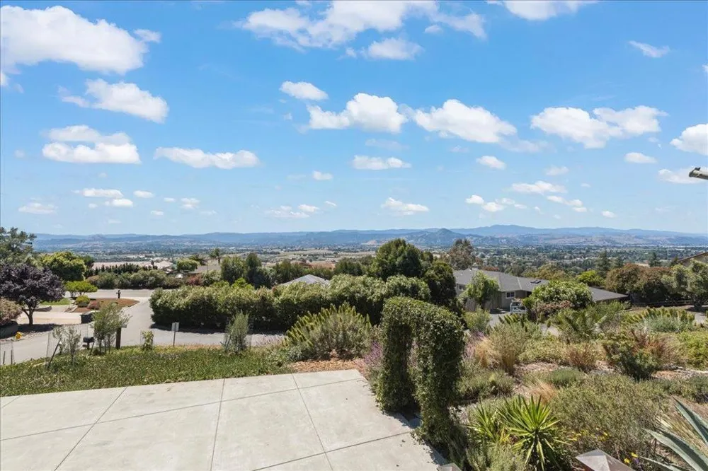 16580 Rustling Oak Court Morgan Hill, CA 95037