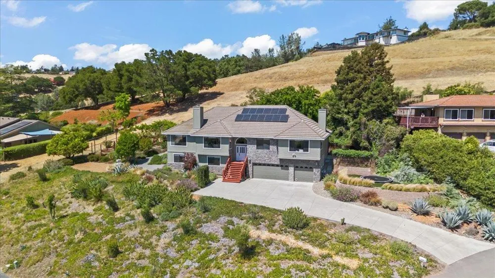16580 Rustling Oak Court Morgan Hill, CA 95037