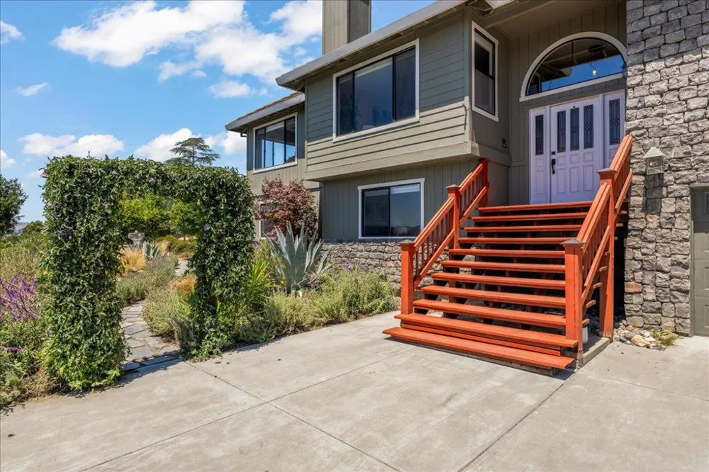 16580 Rustling Oak Court Morgan Hill, CA 95037