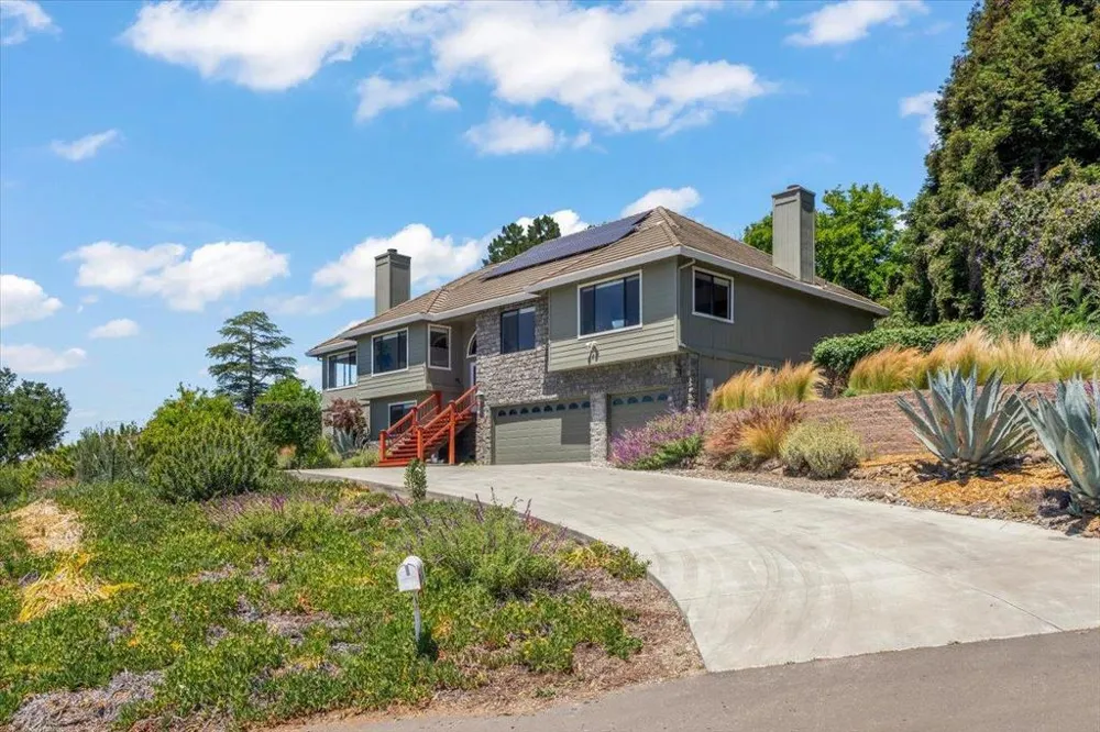 16580 Rustling Oak Court Morgan Hill, CA 95037