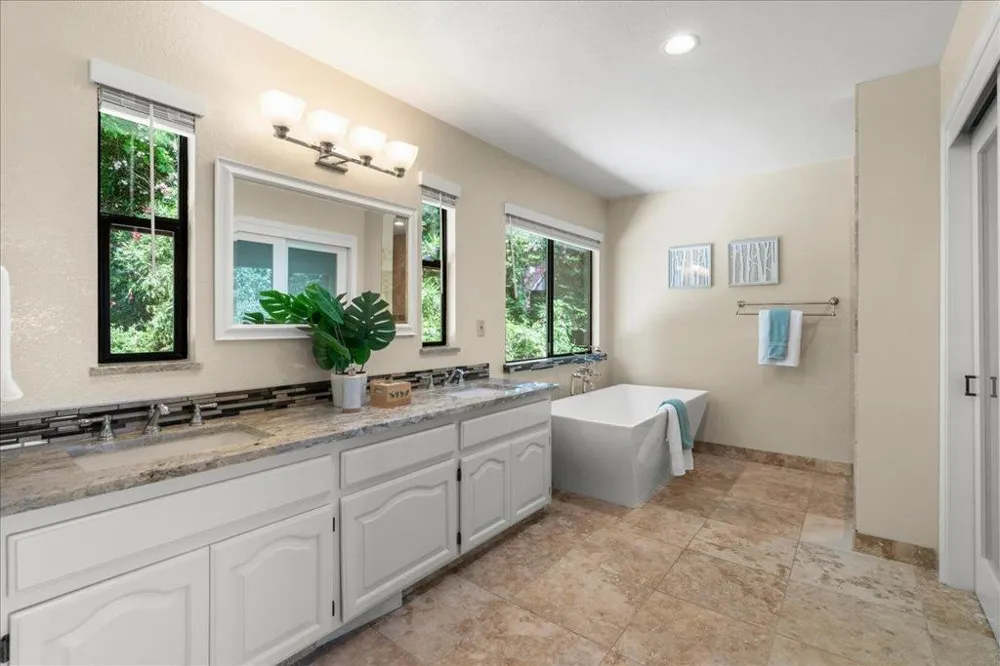 16580 Rustling Oak Court Morgan Hill, CA 95037